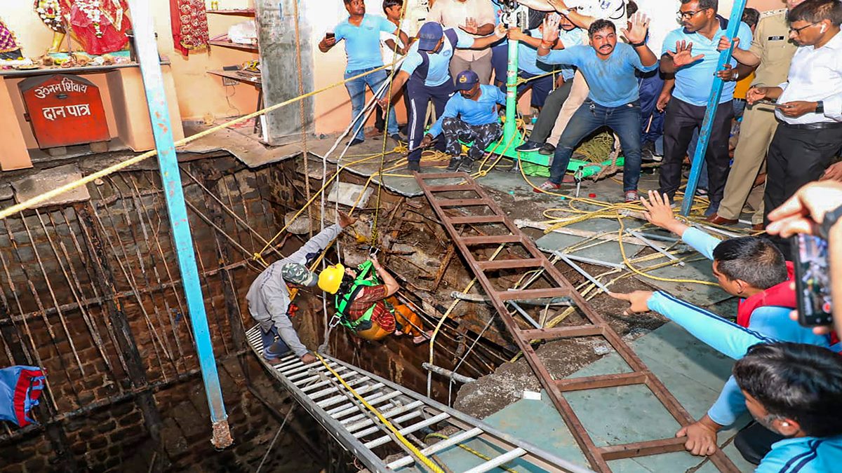 इंदौर में मंदिर टैंपल के स्टेपवेल के छत के गिरने से 35 लोगों की मौत, रेस्क्यू ऑपरेशन जारी