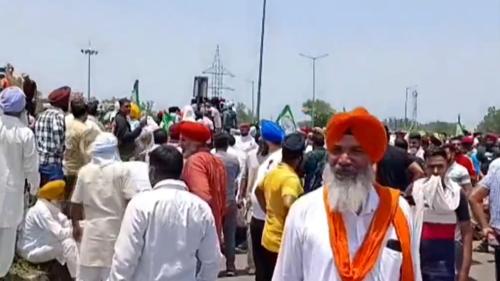 Farmers in Shahabad, Kurukshetra, Block National Highway-44 in Protest for Sunflower Seed MSP