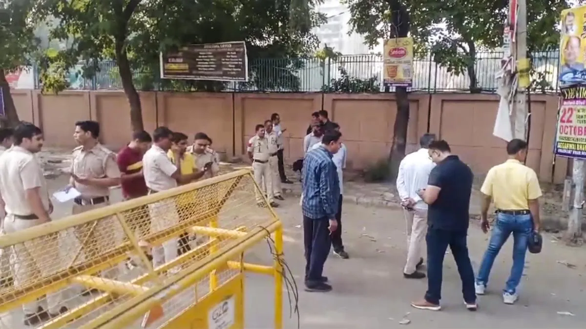 Mysterious Blast Near CRPF School in Rohini Triggers Police Investigation 
