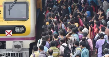 Tragic Loss of Young Woman in Overcrowded Mumbai Local Train