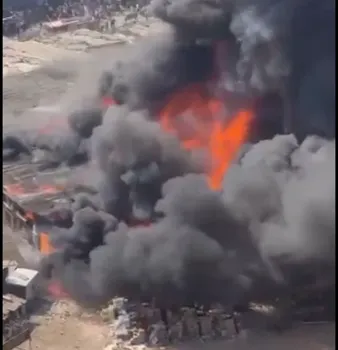 Massive Fire Engulfs 40 Warehouses in Malad East as Firefighters Battle the Blaze