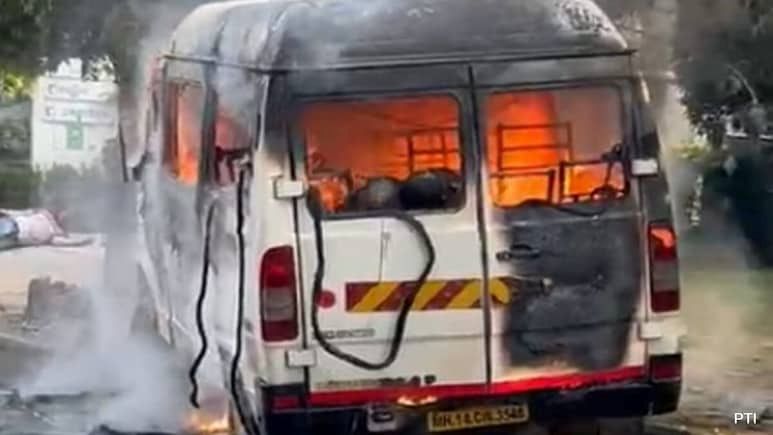 Trapped Inside as Flames Raged – Pune Bus Fire Kills Four, Injures Five 