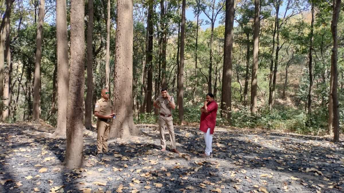 जंगल में मिली लापता महिला की लाश, मौत का रहस्य गहराया 