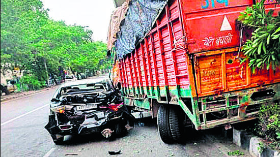 Jyolikot-Karnaprayag NH Sees Horrific Road Accident as Car Rams Truck One Dead Three Injured 
