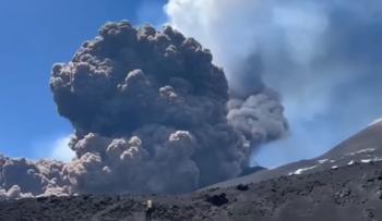 Mount Etna Awakens with Fiery Spectacle as Ash and Smoke Tower Over Sicily