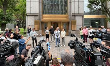 Lawmakers Denied Access to ICE Detention Floor as Immigration Arrests Spark Outrage in Manhattan