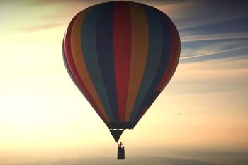 Tragedy in the Skies as Hot Air Balloon Fire Claims Eight Lives in Brazilian Tourist City