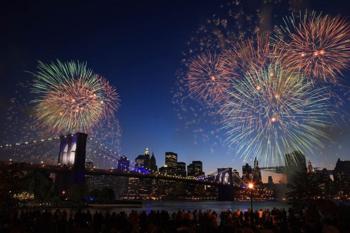 New York City to Give Away 100000 Free Tickets for Macy’s 4th of July Fireworks Spectacular