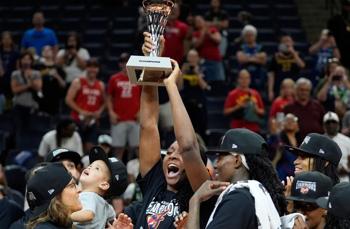 Indiana Fever Stun Minnesota Lynx to Claim First-Ever Commissioner’s Cup Title