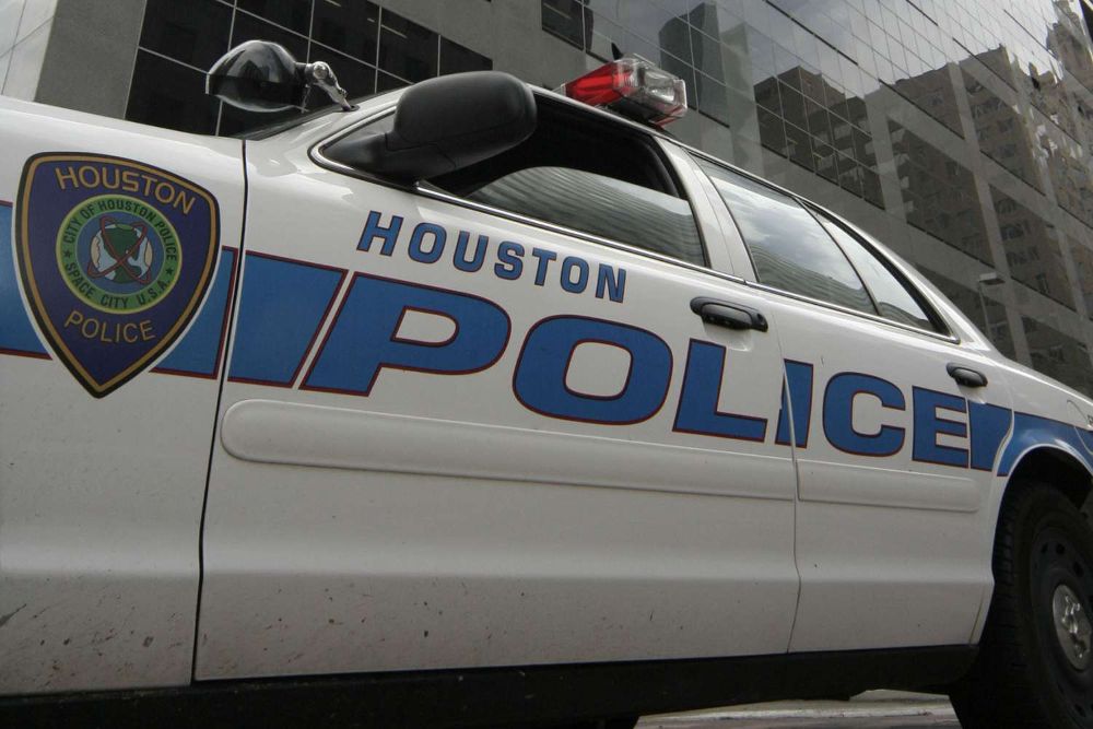 Woman Fatally Shot at Southeast Houston Apartment Complex as Police Detain Another in Ongoing Investigation
