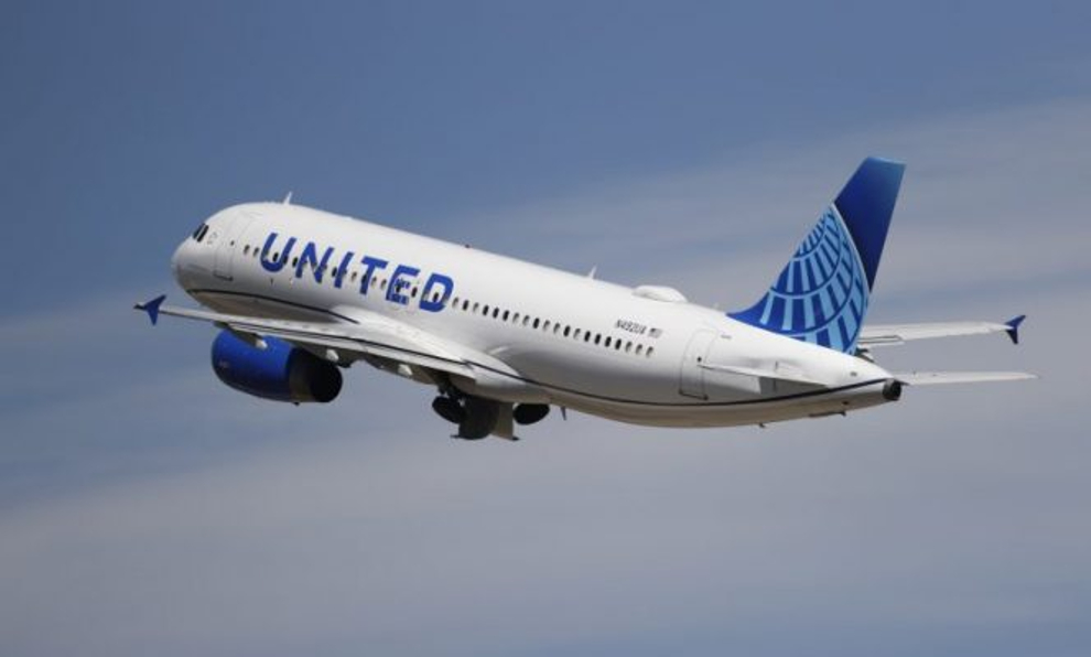 Chaos in the Cabin as Drunk Passenger Delays United Flight to Denver by Nearly Five Hours