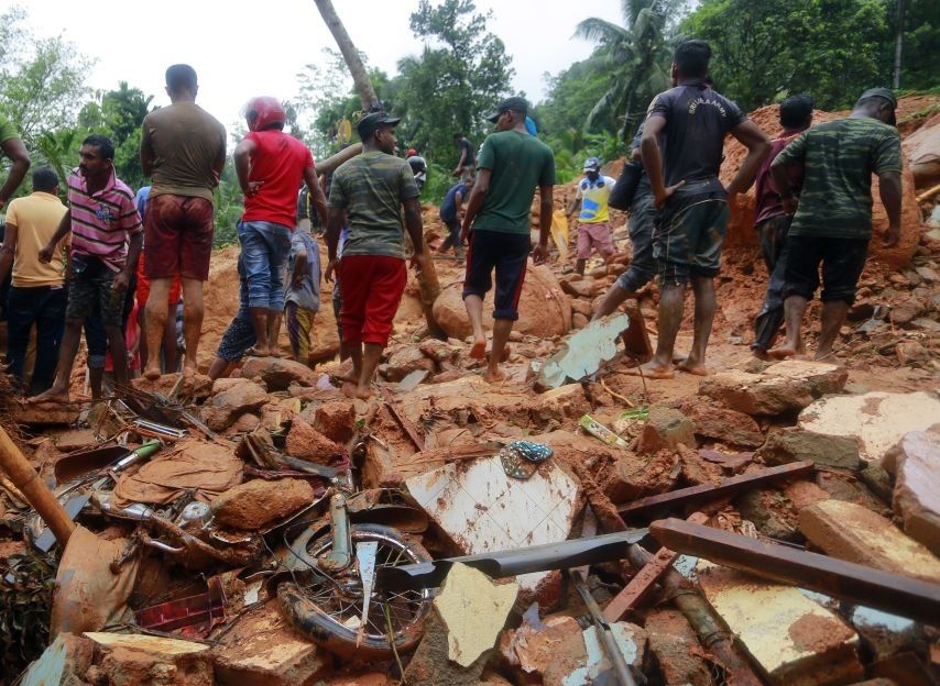Sri Lanka Floods and Mudslides Leave Hundreds Dead