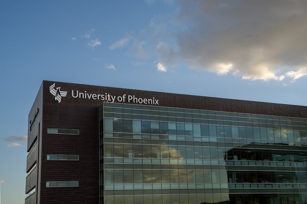 University of Phoenix breach tied to Clop campaign exploiting Oracle E-Business Suite CVE-2025-61882