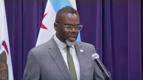 Chicago Mayor Signs Executive Order Directing Police to Investigate Alleged Misconduct by Federal Immigration Agents