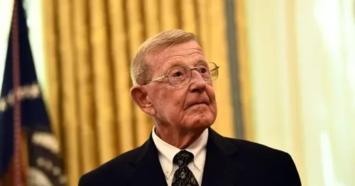 Former Notre Dame Coach Lou Holtz Dies at 89 in Orlando
