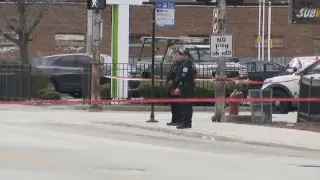 Avalon Park shooting leaves 18-year-old in critical condition, Chicago police say