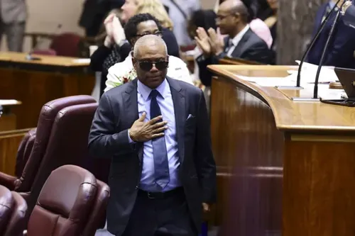 Federal Ruling Blocks Burnett From Chicago Housing Authority CEO Post After Conflict Review