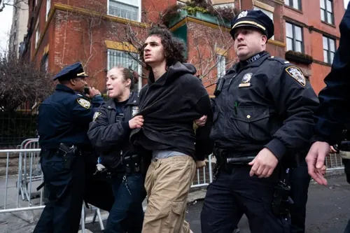 Philadelphia Men Plead Not Guilty in Failed Bomb Plot at Gracie Mansion Protest