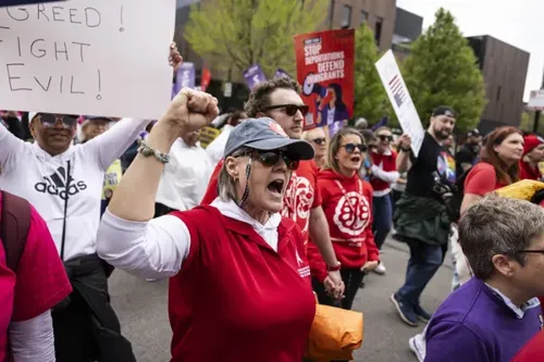 Chicago Public Schools to Hold Classes on May Day, Allow Student Participation in Labor Rally