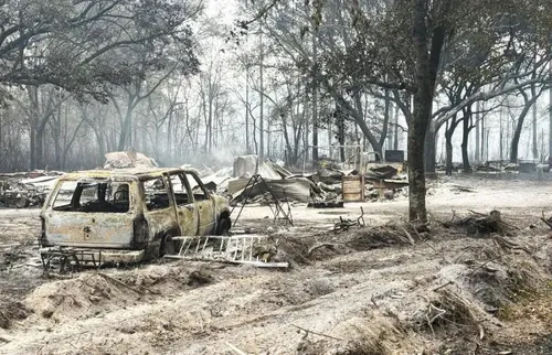 Highway 82 Wildfire in Brantley County Destroys Dozens of Homes, Remains Largely Uncontained