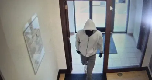 Two Bank Employees Fatally Shot During Robbery in Berea; Suspect Sought by Police