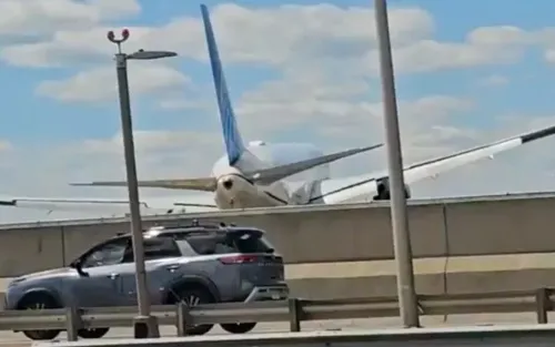 United Airlines Boeing 767 Strikes Truck and Light Pole During Newark Landing Approach