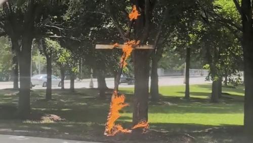 Chicago Man Arrested for Burning Cross in Grant Park