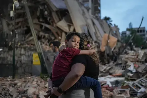 Venezuela Faces Crisis After Twin Earthquakes Leave 188 Dead and 1,500 Injured