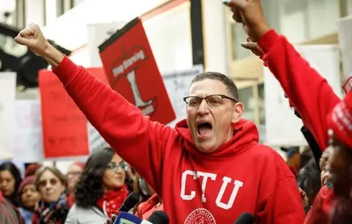 Chicago Teachers Union Demands Special Legislative Session for School Funding