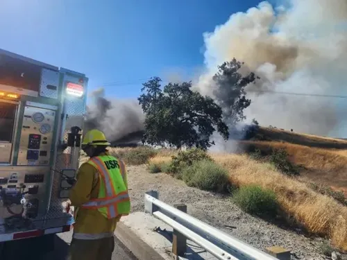 Truck Fire on I-5 Near Castaic Causes Lane Closures and Evacuation Warning