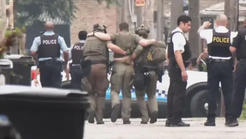 Chicago Police Officer Shot During Hostage Situation in Albany Park, Suspect Arrested