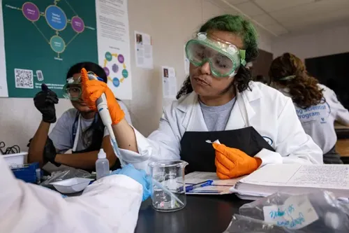 San Antonio High School Students Engage in Intensive Science Program