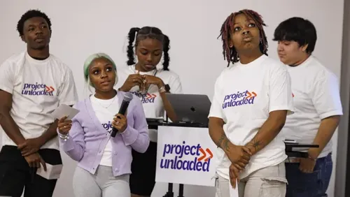 Chicago Teens Launch Anti-Gun Campaign, T.R.A.P., to Address Gun Violence
