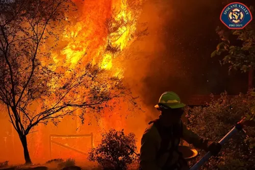 Massive Wildfires Force Thousands to Evacuate Spokane, Washington