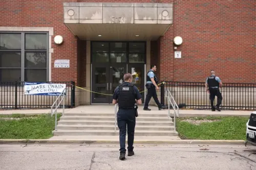 Fatal Shooting at Mark Twain Elementary School in Garfield Ridge Investigated as Murder-Suicide