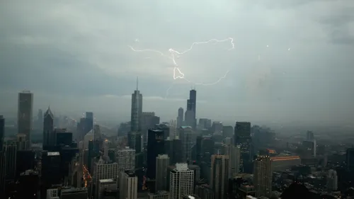 Severe Thunderstorms Sweep Across Chicago Area, Winds Exceeding 80 mph Expected