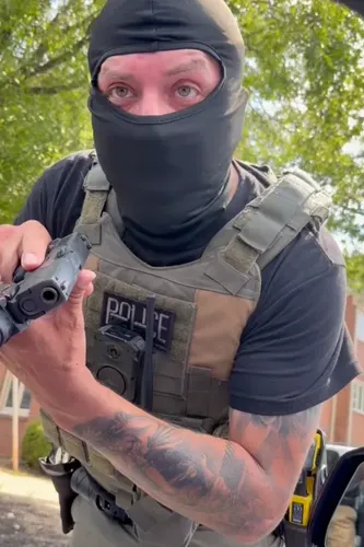 ICE Agent Draws Gun on Woman in Falls Church, Virginia Encounter
