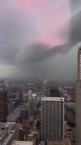 Severe Storms Leave Hundreds of Thousands Without Power in Illinois and Northwest Indiana