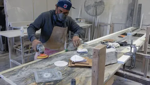 Surge in Silicosis Cases Among Latino Workers in California Raises Alarms