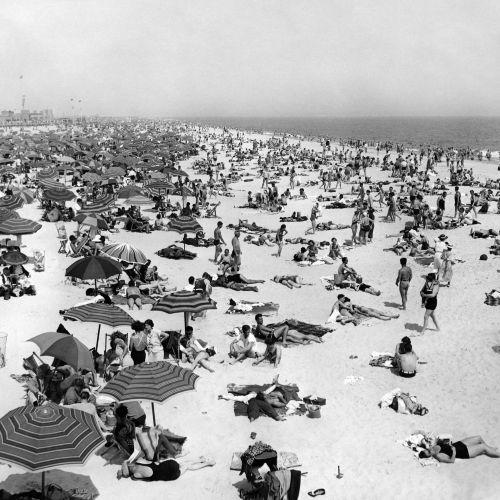 Heat Wave of 1936 Sparks Controversial Dress Code Enforcement in Covington, Kentucky