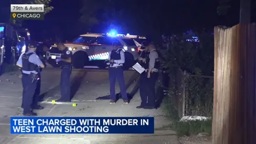 Chicago Drive-By Shooting Kills 17-Year-Old in South Lawndale