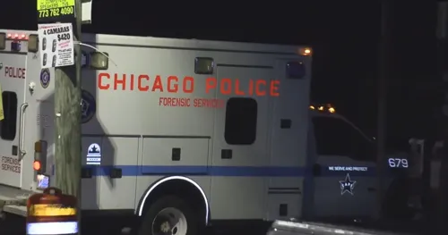 South Lawndale Stabbing Leaves Woman Dead, Man Hospitalized in Chicago