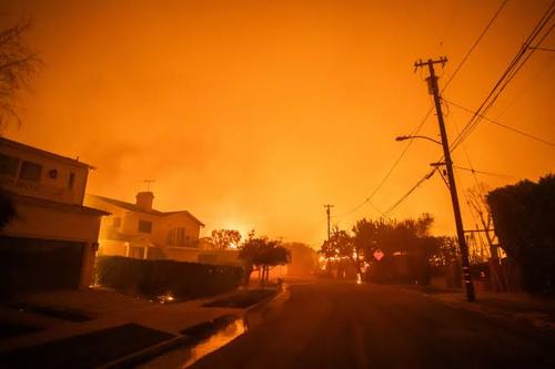 Sacramento Wildfire Liability Plan Puts California Utilities, Insurers and Survivors at Odds