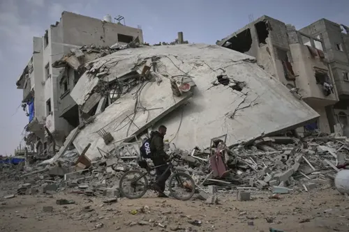 Israeli Strikes in Gaza Kill Five, Including Three Near Khan Younis