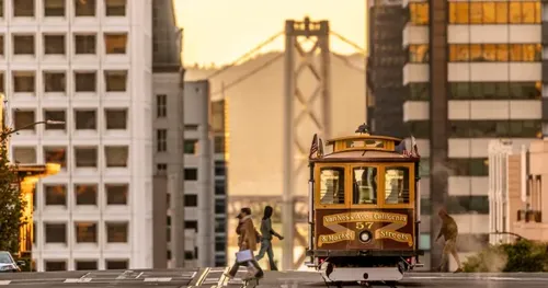 Unseasonal October Heat Wave Prompts Bay Area Alerts as Bernie Sanders Leads San Francisco Rally