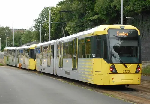 Greater Manchester Surpasses 500 Electric Buses on Bee Network and Outlines Multimodal Rail Integration